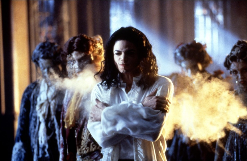 Illustration for article titled La poco conocida historia de Ghosts, la película de terror que hicieron Michael Jackson y Stephen King
